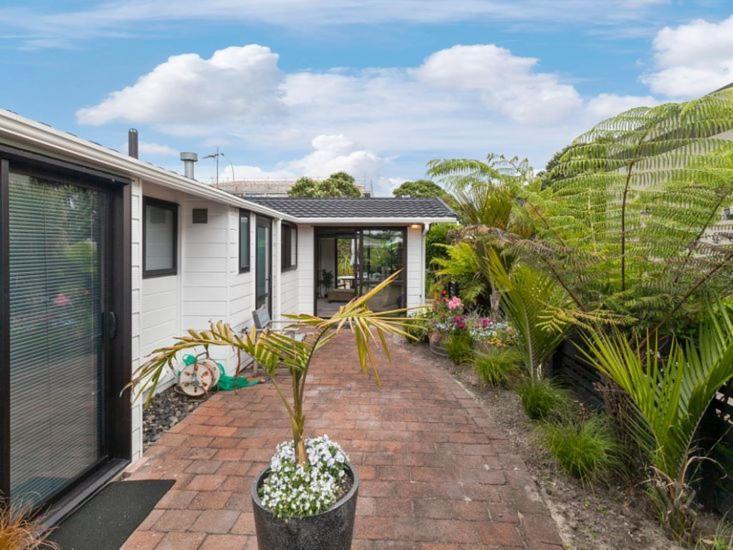 Sandy Toes Holiday Home Orewa Exterior photo